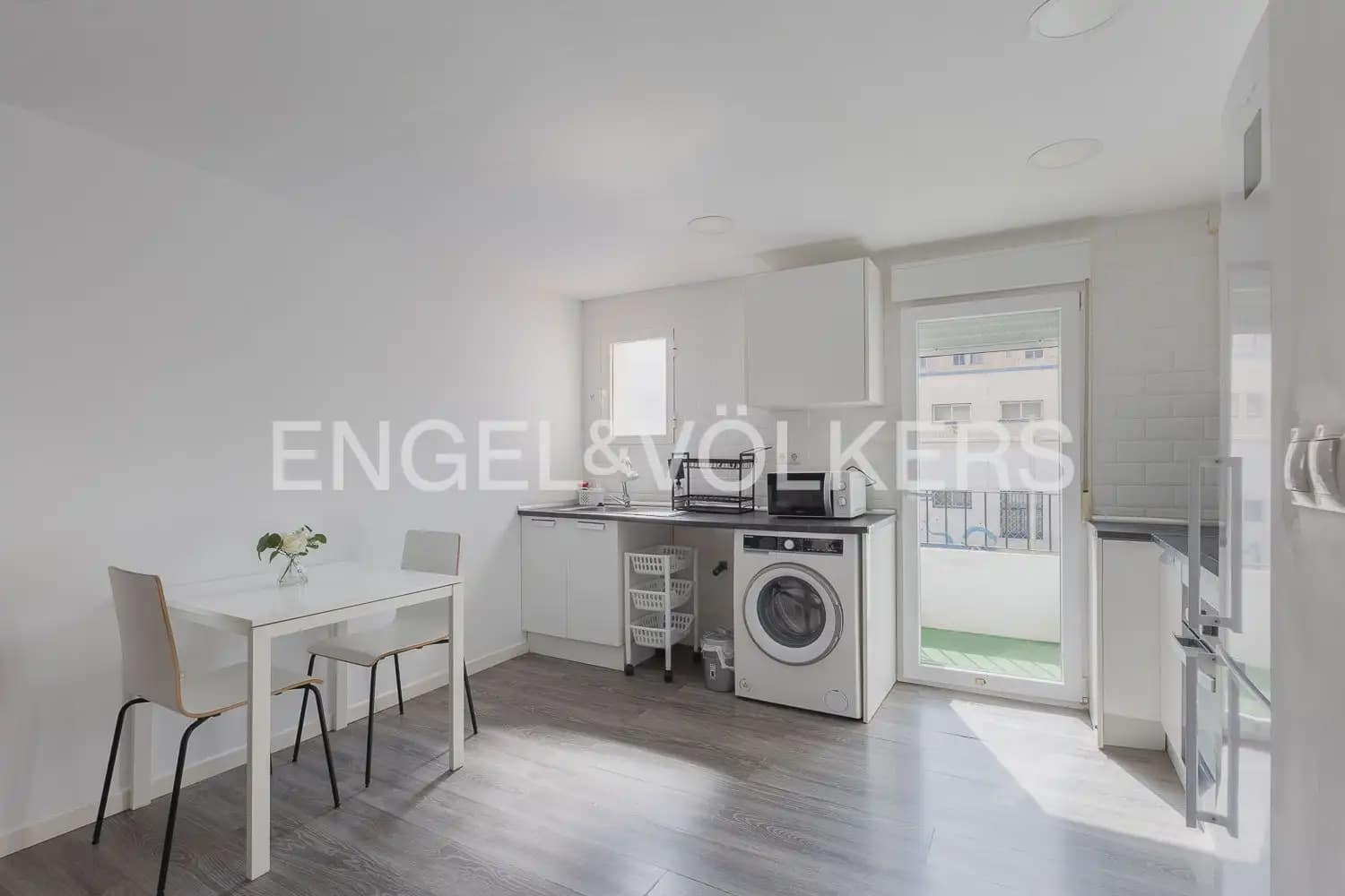 3 bedroom Flat for rent in Valencia city - € 1,500 (Ref: 10014815)