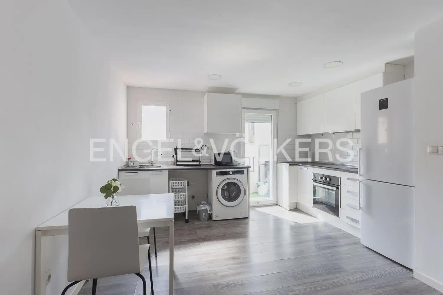 3 bedroom Flat for rent in Valencia city - € 1,500 (Ref: 10014815)