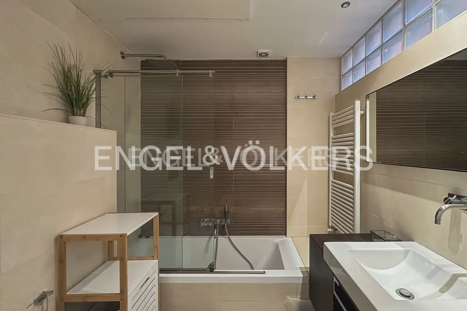 2 Zimmer Wohnung zu vermieten in Valencia Stadt - 1.750 € (Ref: 10014816)