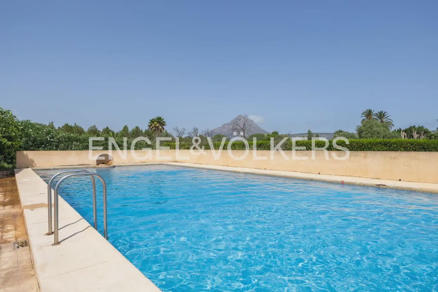 3 slaapkamer Rijtjeshuis te koop in Javea / Xabia met zwembad garage - € 445.000 (Ref: 10015852)