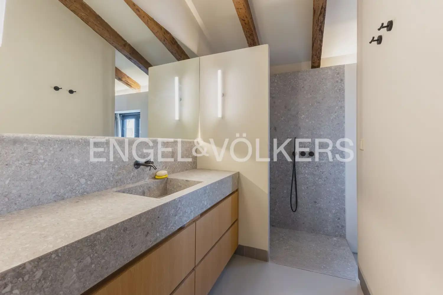 1 soverom Leilighet til leie i Valencia by - € 1 500 (Ref: 10016329)