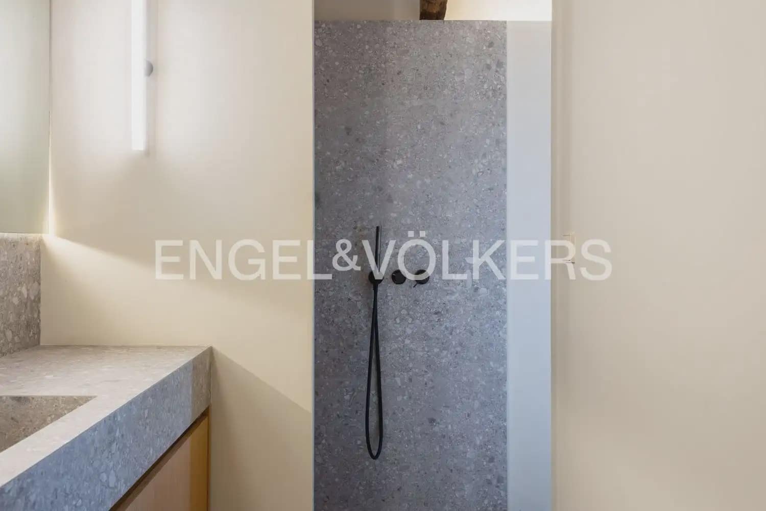 1 soverom Leilighet til leie i Valencia by - € 1 500 (Ref: 10016329)