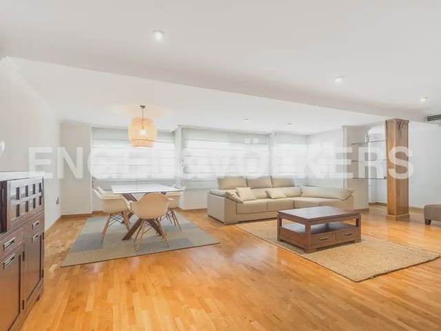 Appartement de 4 chambres à louer à Benicalap, Valence ville - 1 750 € (Ref: 10016330)