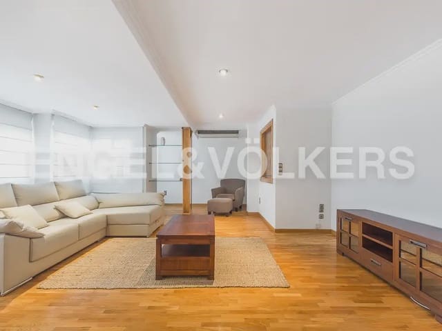 Appartement de 4 chambres à louer à Benicalap, Valence ville - 1 750 € (Ref: 10016330)