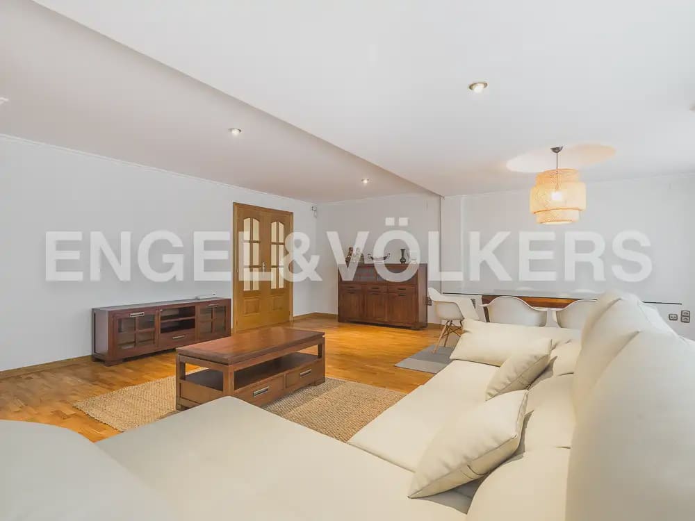 Appartement de 4 chambres à louer à Valence ville - 1 750 € (Ref: 10016330)