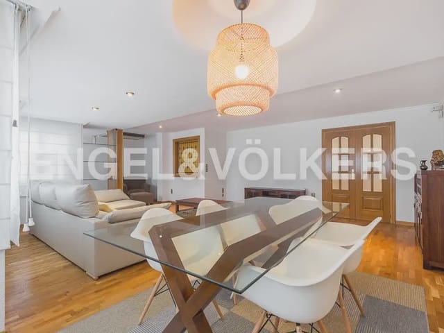 Appartement de 4 chambres à louer à Benicalap, Valence ville - 1 750 € (Ref: 10016330)