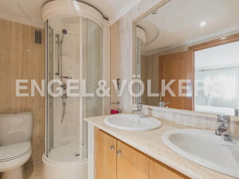 Appartement de 4 chambres à louer à Valence ville - 1 750 € (Ref: 10016330)