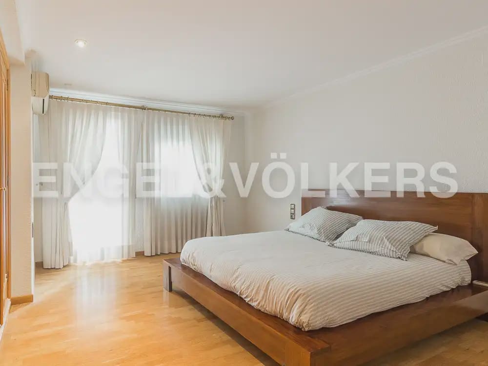 Appartement de 4 chambres à louer à Valence ville - 1 750 € (Ref: 10016330)