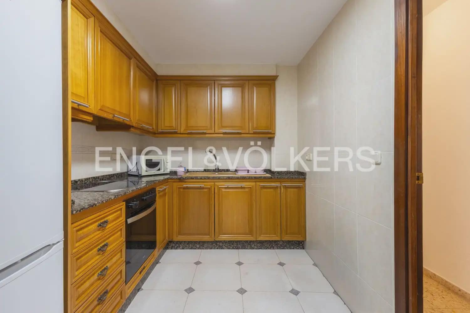 3 slaapkamer Flat te huur in Valencia stad - € 1.500 (Ref: 10016331)