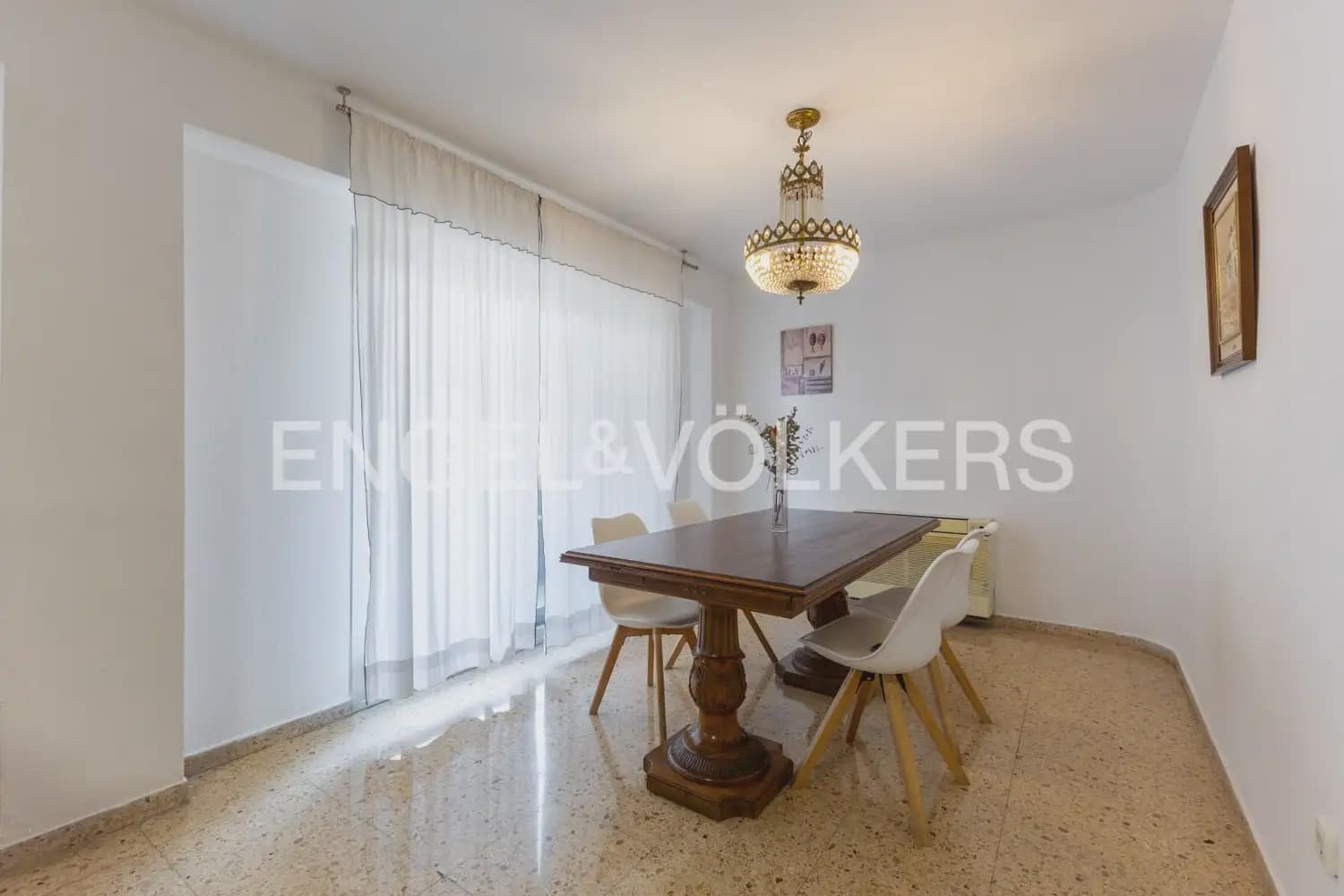 3 slaapkamer Flat te huur in Valencia stad - € 1.500 (Ref: 10016331)