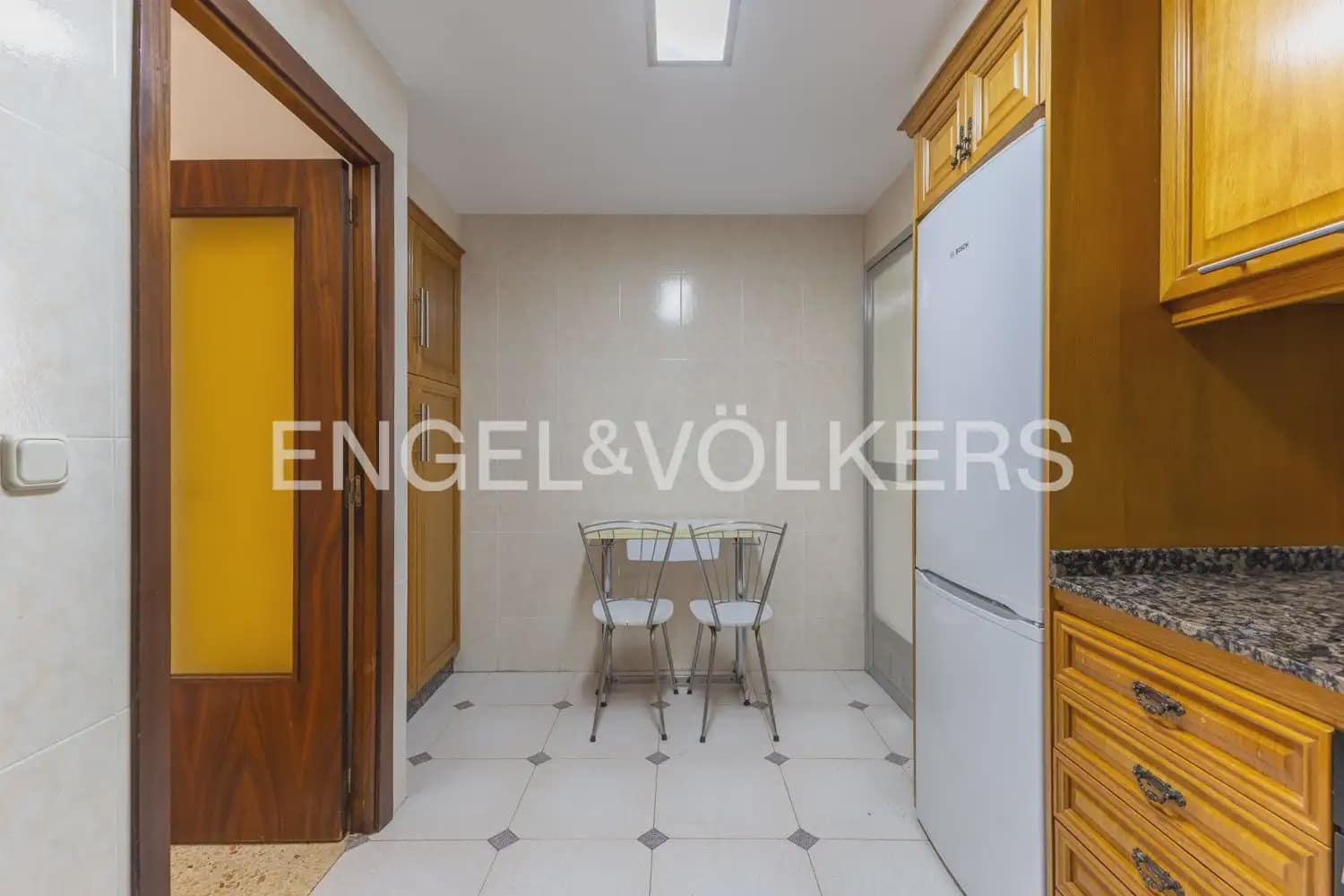 3 slaapkamer Flat te huur in Valencia stad - € 1.500 (Ref: 10016331)