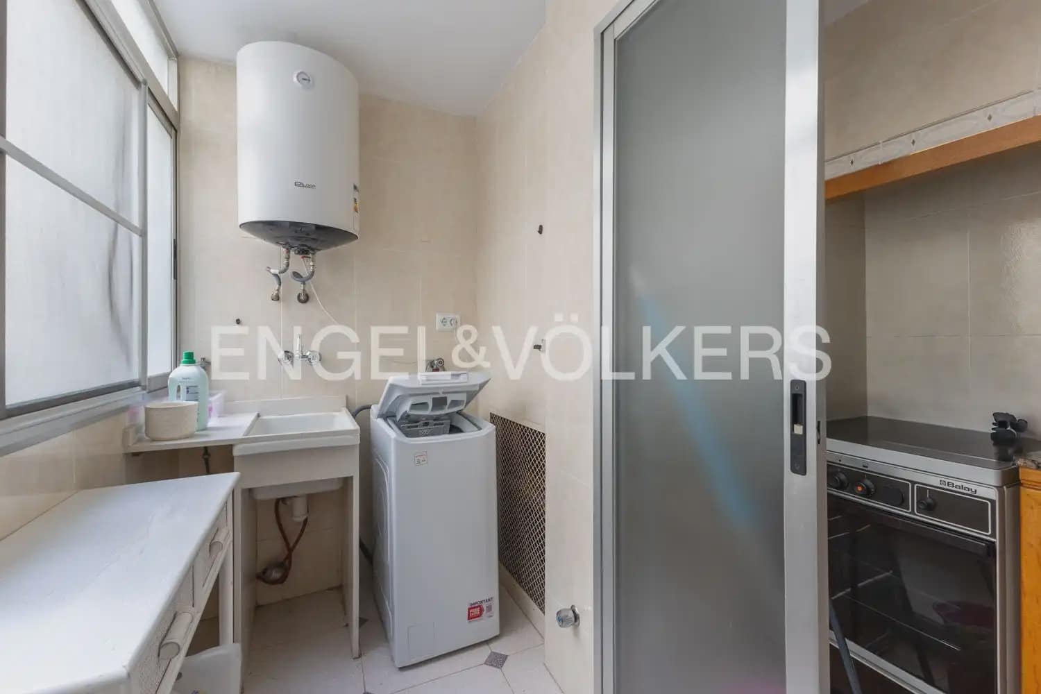 3 slaapkamer Flat te huur in Valencia stad - € 1.500 (Ref: 10016331)