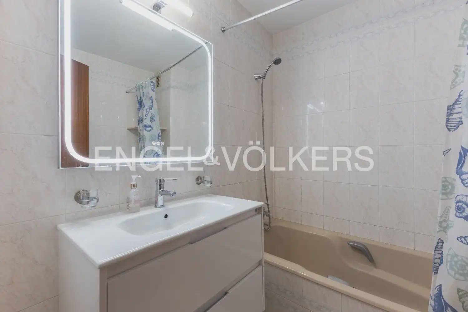 3 slaapkamer Flat te huur in Valencia stad - € 1.500 (Ref: 10016331)