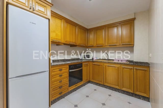 3 bedroom Flat for rent in En Corts, Valencia city - € 1,500 (Ref: 10016331)