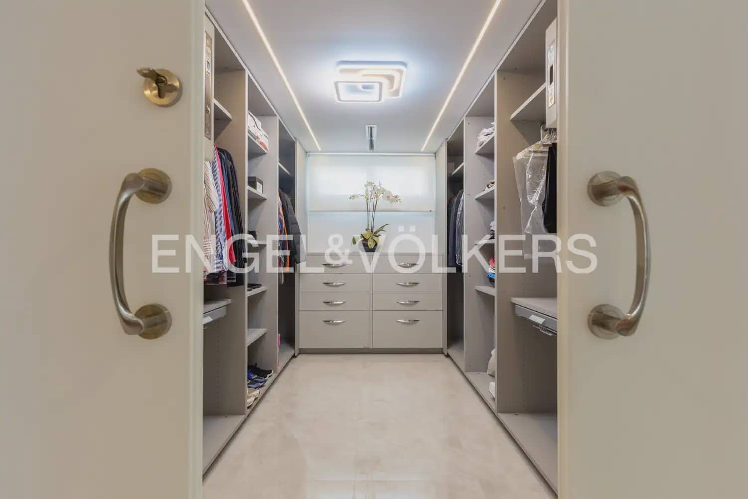 4 bedroom Villa for sale in Peniscola with pool garage - € 1,500,000 (Ref: 10016332)