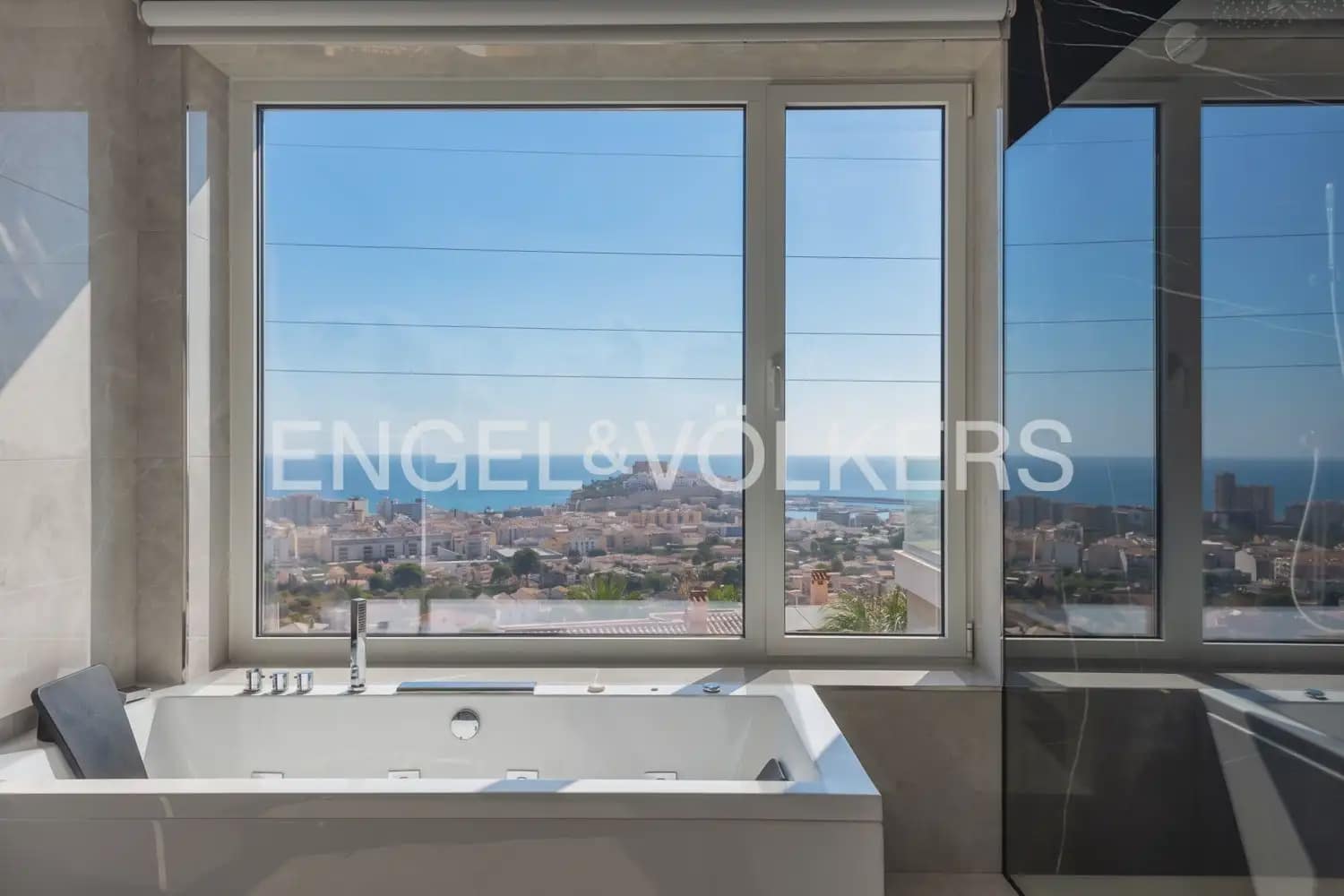 4 bedroom Villa for sale in Peniscola with pool garage - € 1,500,000 (Ref: 10016332)
