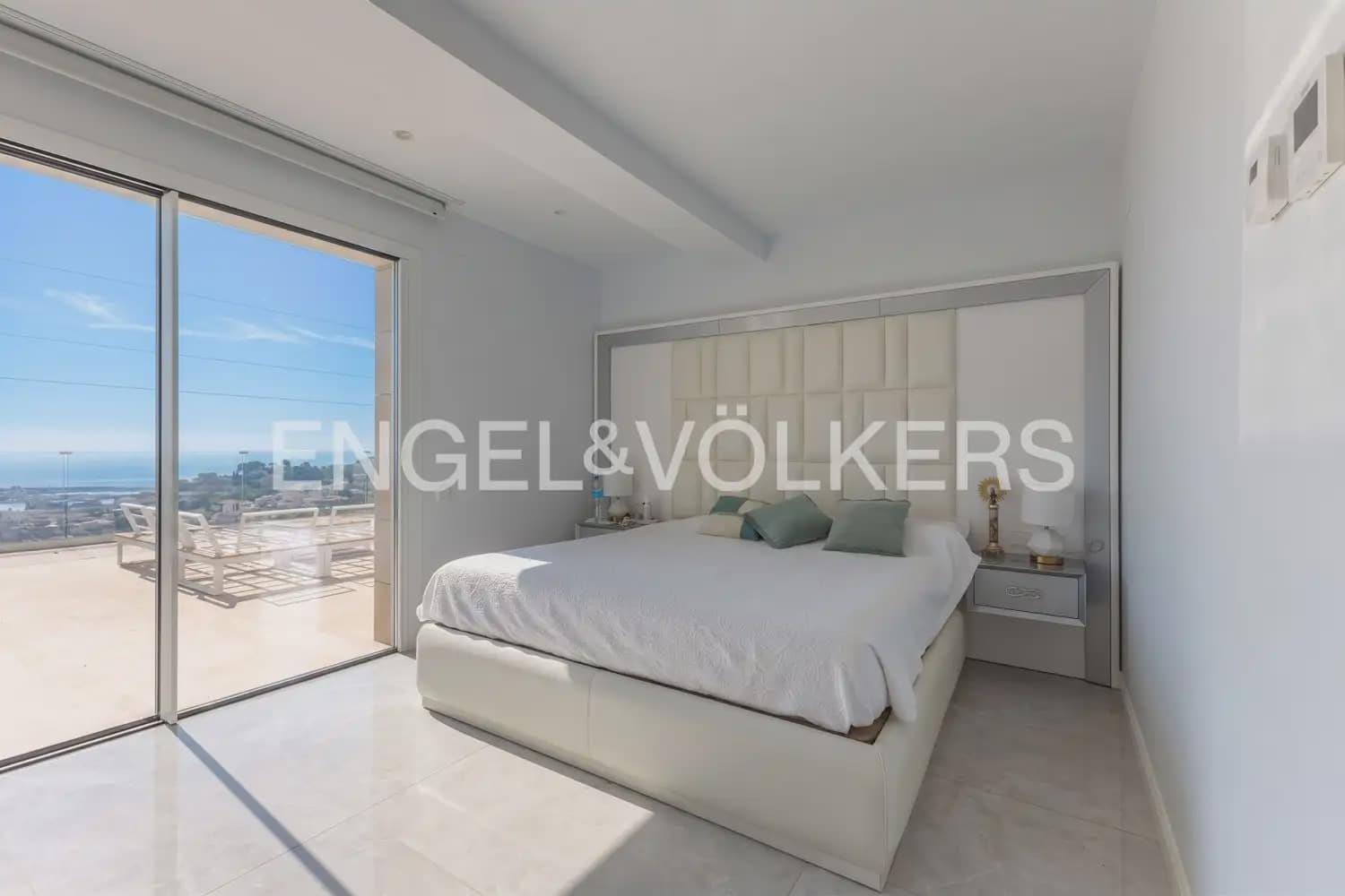 4 bedroom Villa for sale in Peniscola with pool garage - € 1,500,000 (Ref: 10016332)