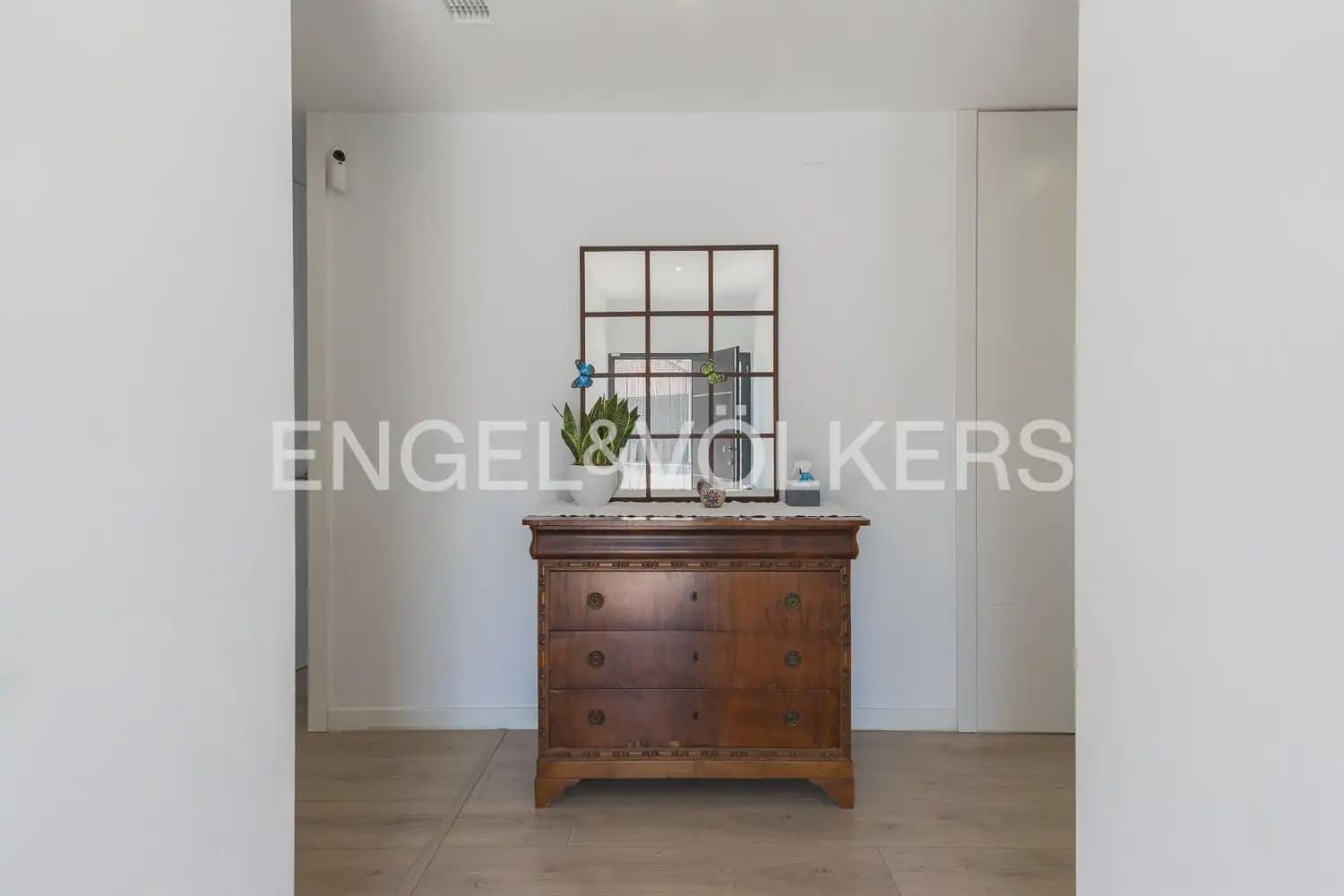 4 bedroom Villa for sale in Torrent with pool garage - € 620,000 (Ref: 10016334)