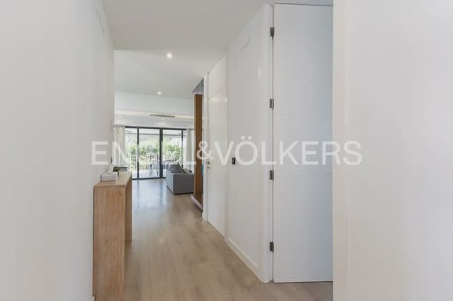 4 bedroom Villa for sale in Torrent with pool garage - € 620,000 (Ref: 10016334)