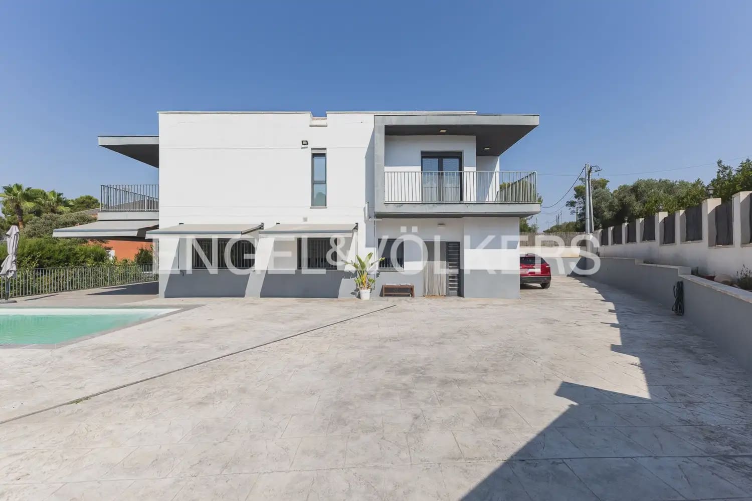 4 bedroom Villa for sale in Torrent with pool garage - € 620,000 (Ref: 10016334)
