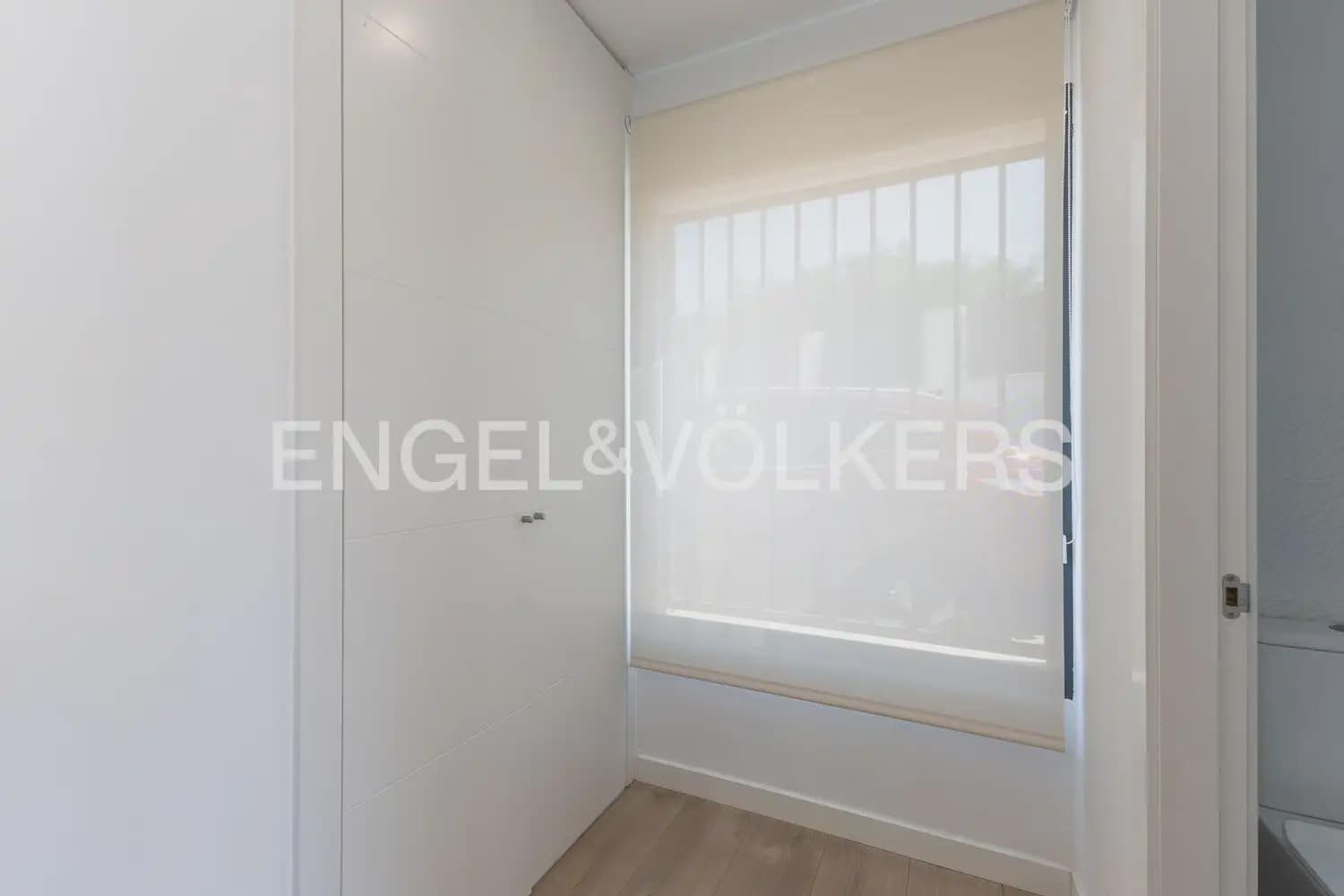 4 bedroom Villa for sale in Torrent with pool garage - € 620,000 (Ref: 10016334)