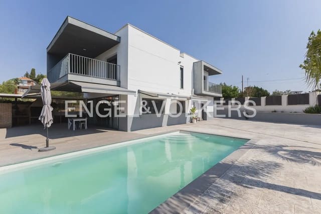 4 bedroom Villa for sale in Torrent with pool garage - € 620,000 (Ref: 10016334)