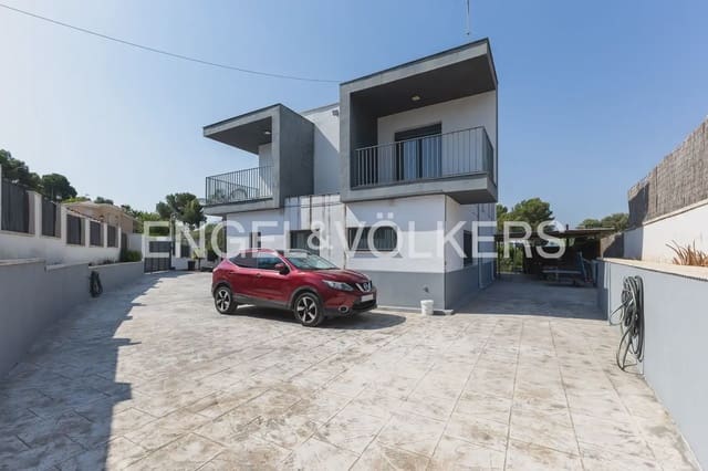 4 bedroom Villa for sale in Torrent with pool garage - € 620,000 (Ref: 10016334)
