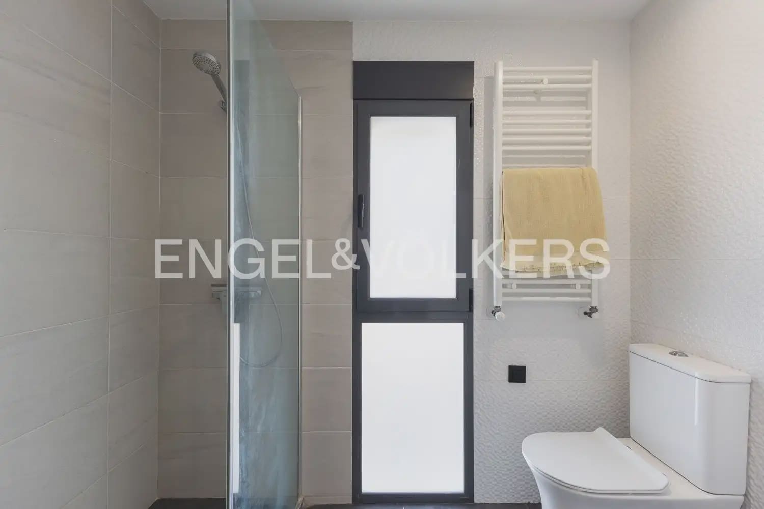 4 bedroom Villa for sale in Torrent with pool garage - € 620,000 (Ref: 10016334)