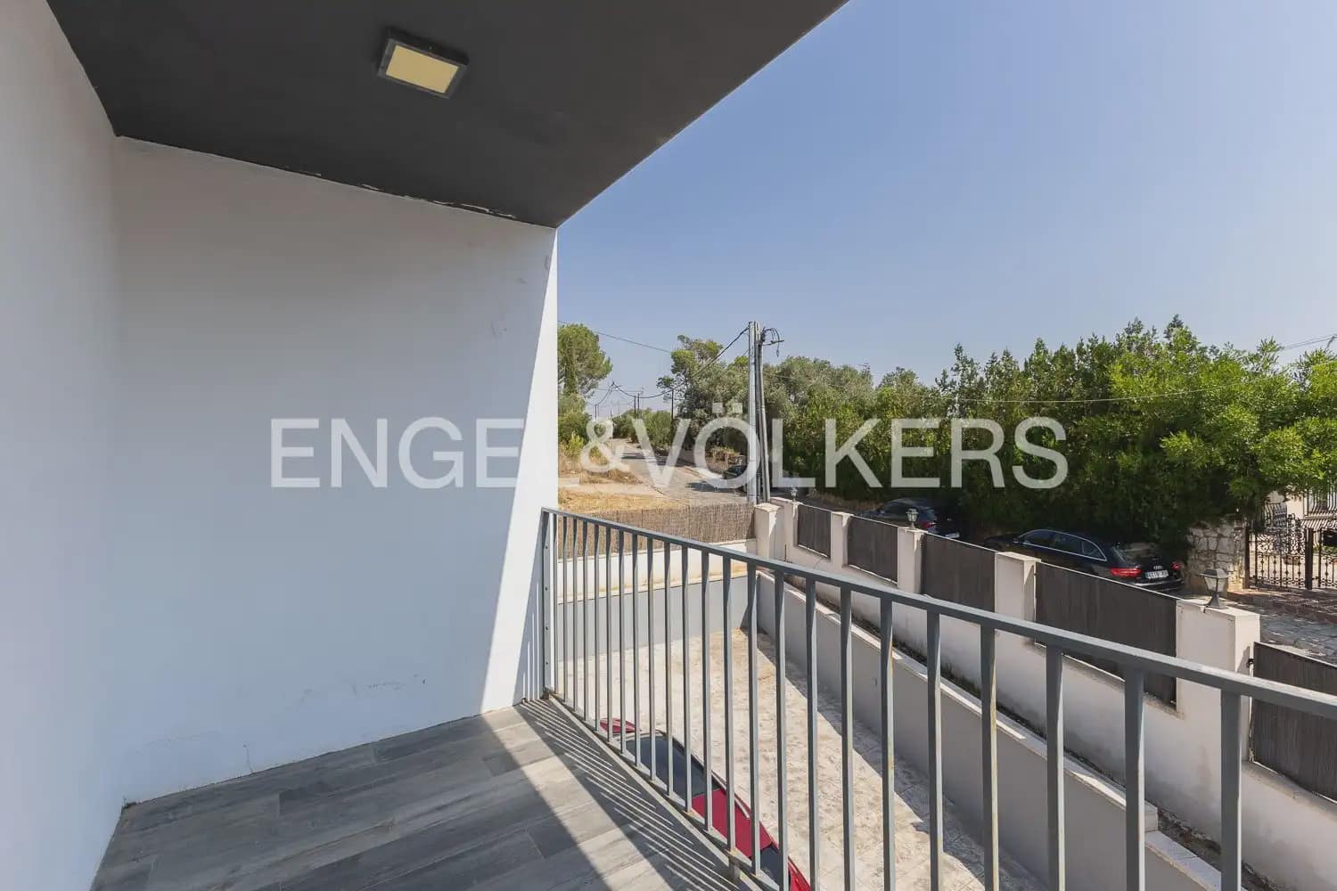 4 bedroom Villa for sale in Torrent with pool garage - € 620,000 (Ref: 10016334)
