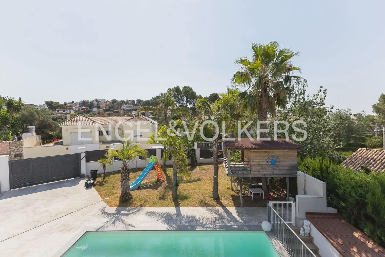 4 bedroom Villa for sale in Torrent with pool garage - € 620,000 (Ref: 10016334)