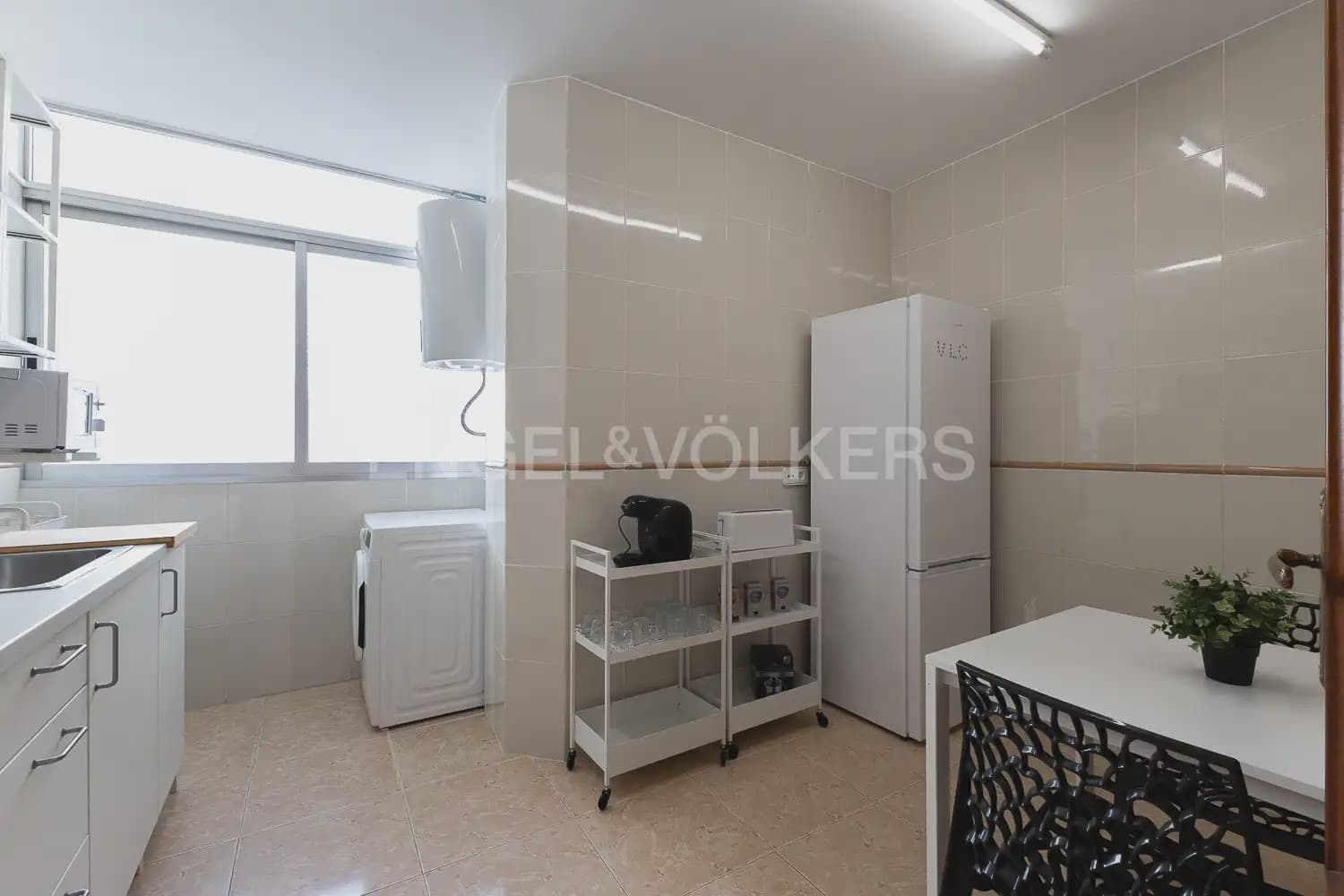 4 sypialnia Mieszkanie do wynajęcia w Miasto Walencja - 2 000 € (Ref: 10016598)