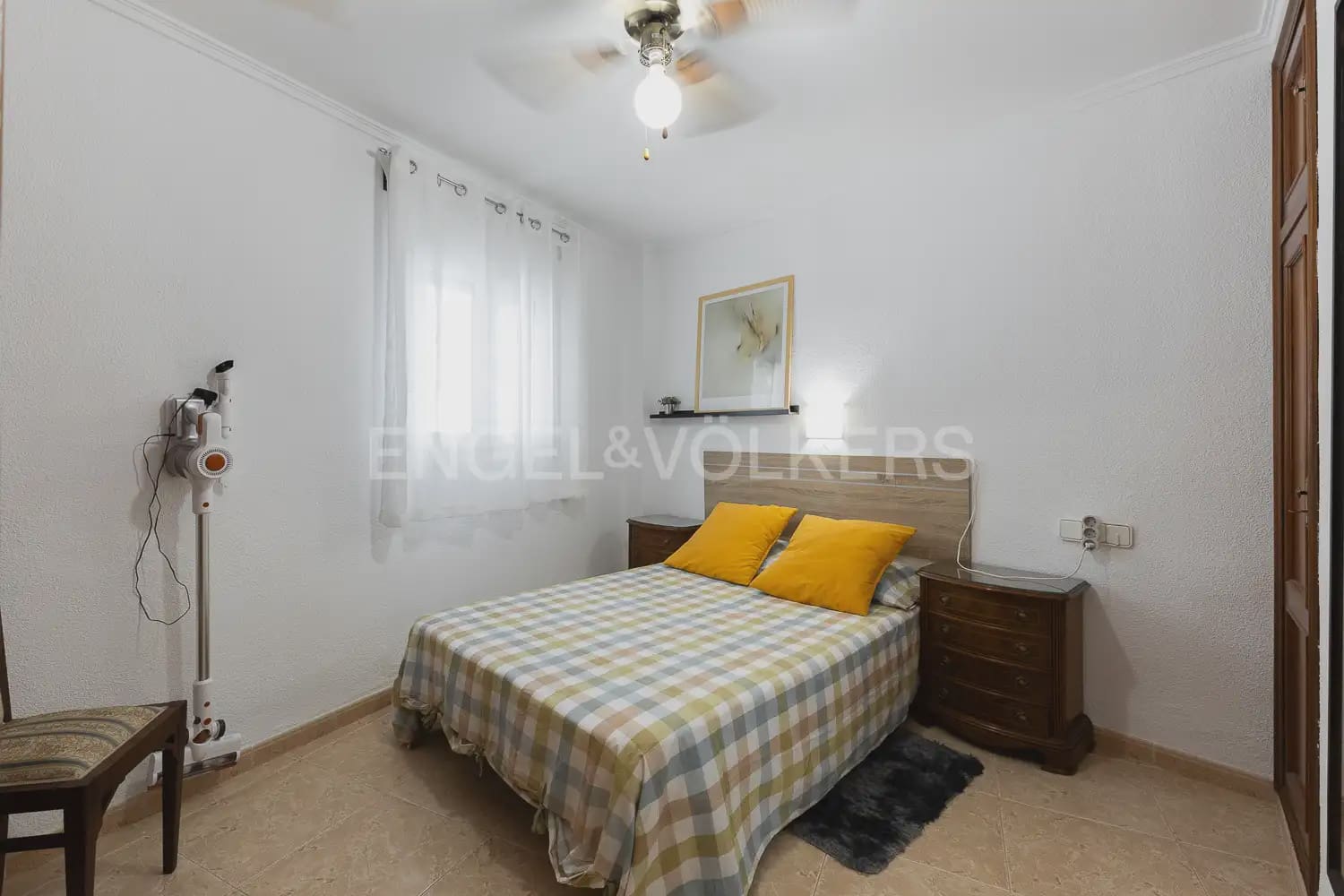 4 sypialnia Mieszkanie do wynajęcia w Miasto Walencja - 2 000 € (Ref: 10016598)