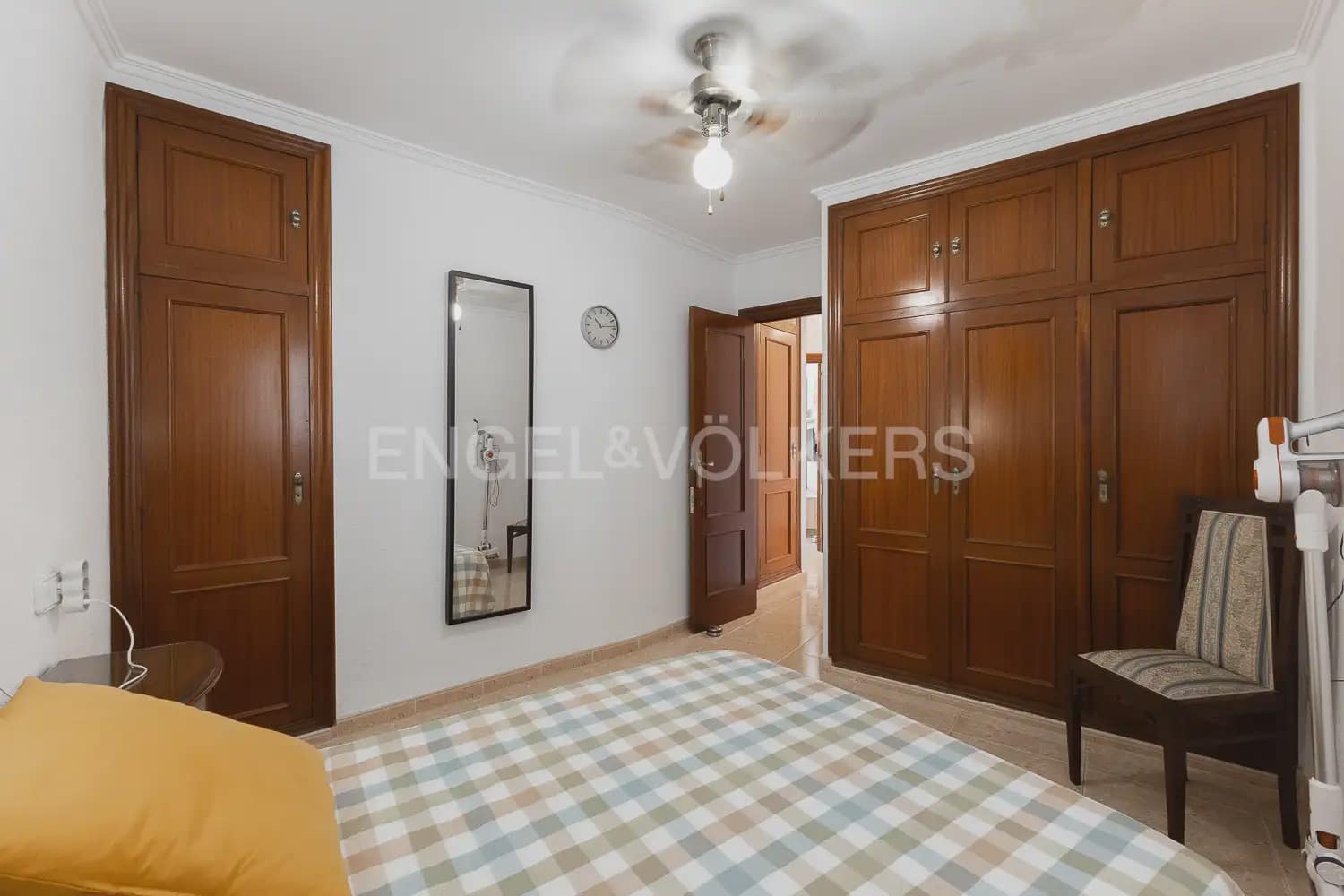 4 sypialnia Mieszkanie do wynajęcia w Miasto Walencja - 2 000 € (Ref: 10016598)