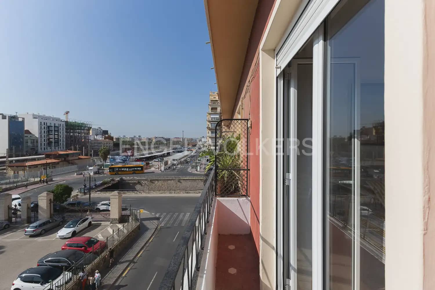 4 sypialnia Mieszkanie do wynajęcia w Miasto Walencja - 2 000 € (Ref: 10016598)