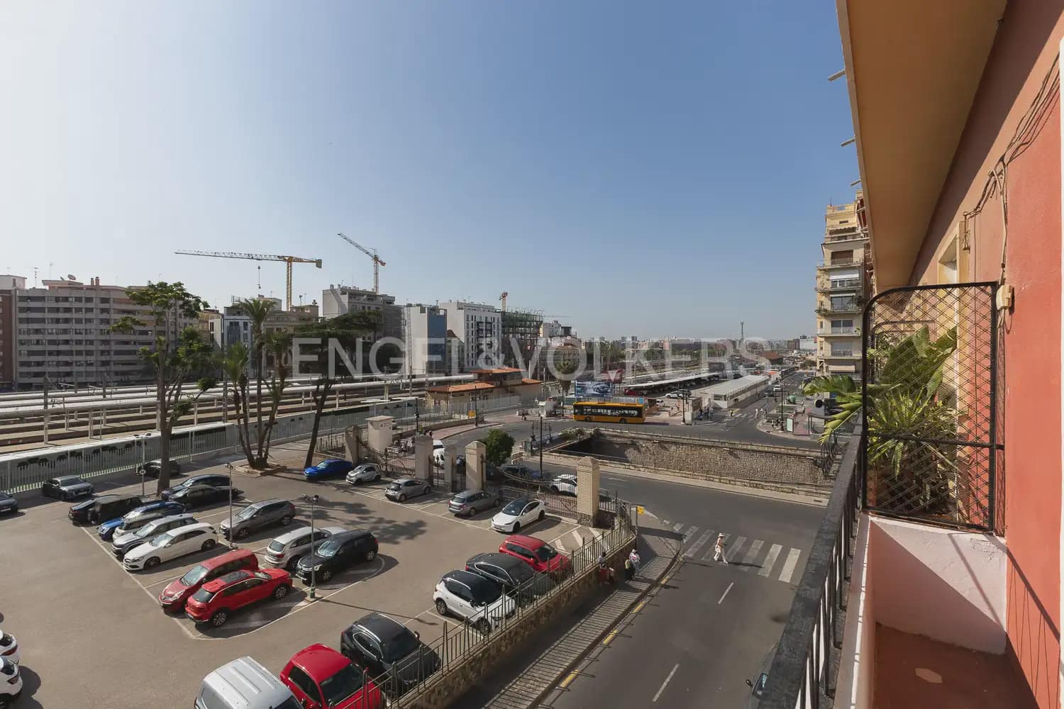 4 sypialnia Mieszkanie do wynajęcia w Miasto Walencja - 2 000 € (Ref: 10016598)