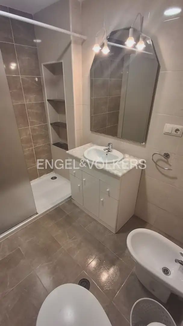 4 bedroom Flat for rent in Valencia city - € 1,700 (Ref: 10016745)