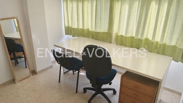 4 bedroom Flat for rent in La Vega Baixa, Valencia city - € 1,700 (Ref: 10016745)