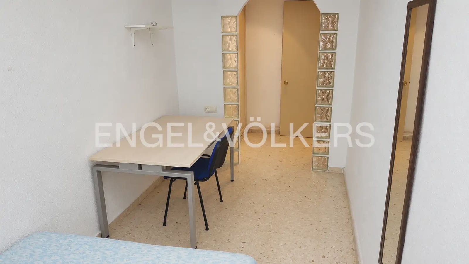 4 bedroom Flat for rent in Valencia city - € 1,700 (Ref: 10016745)