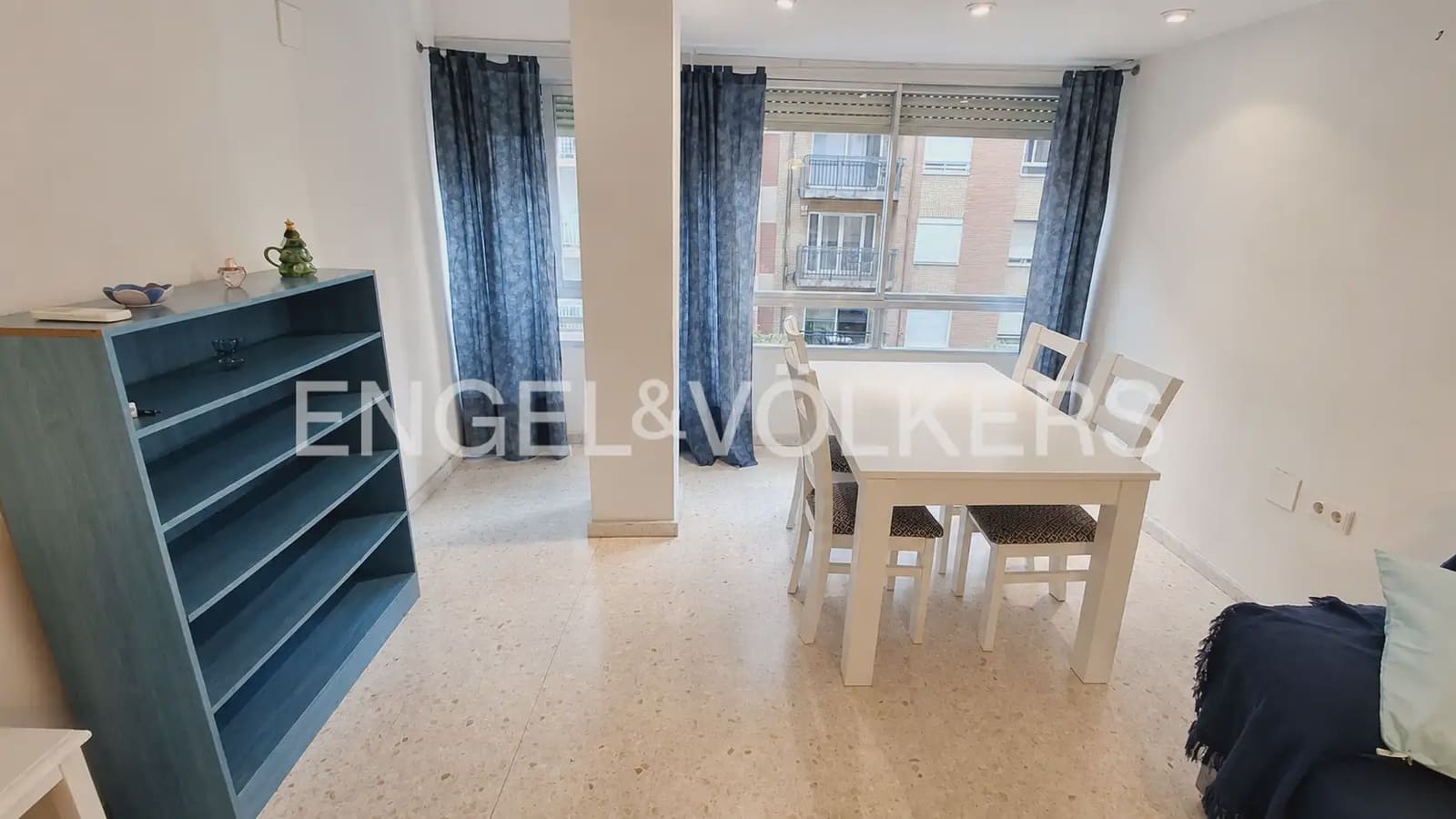 4 bedroom Flat for rent in Valencia city - € 1,700 (Ref: 10016745)