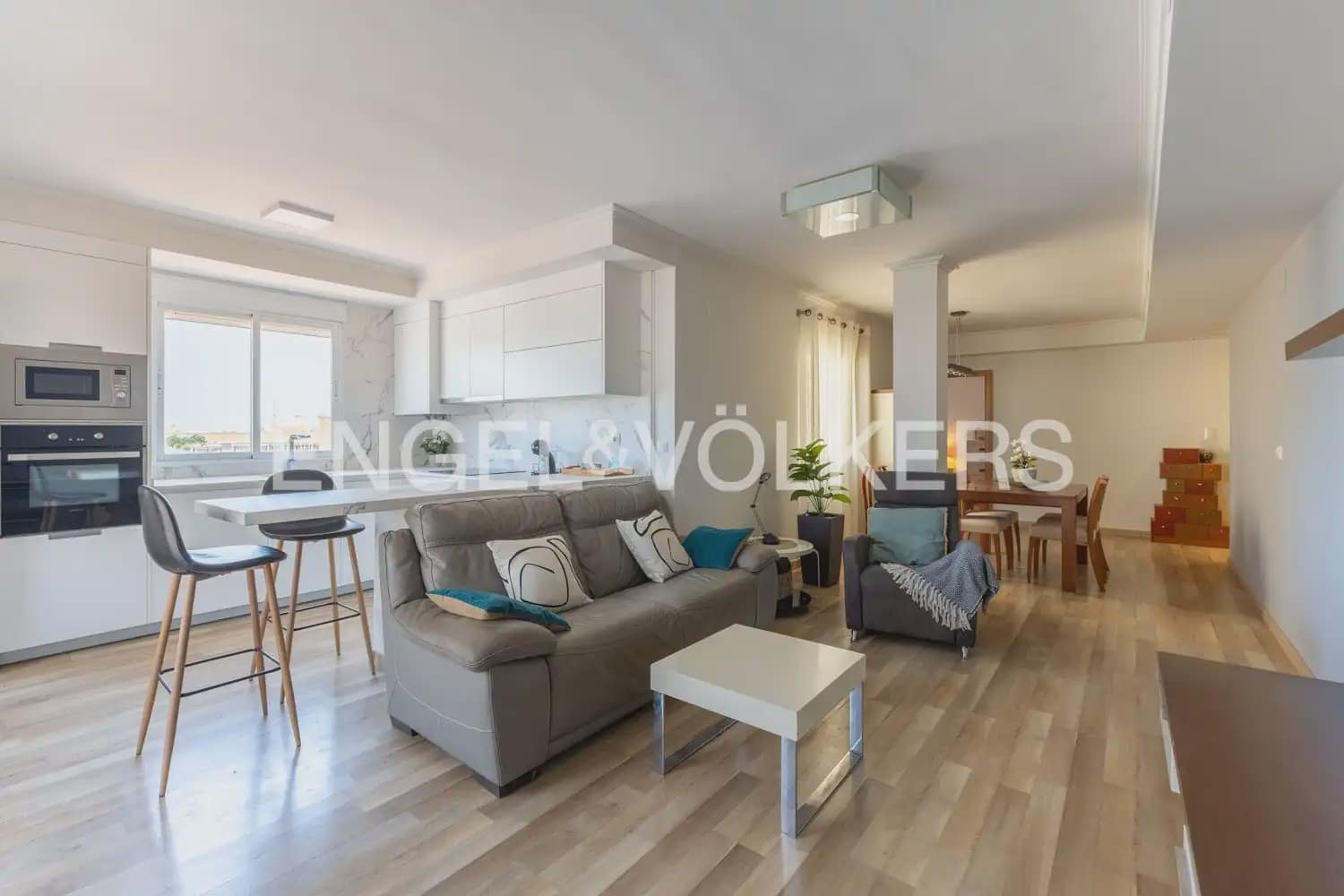 2 soveværelse Penthouse til leje i Sagunto / Sagunt med garage - € 1.650 (Ref: 10016746)