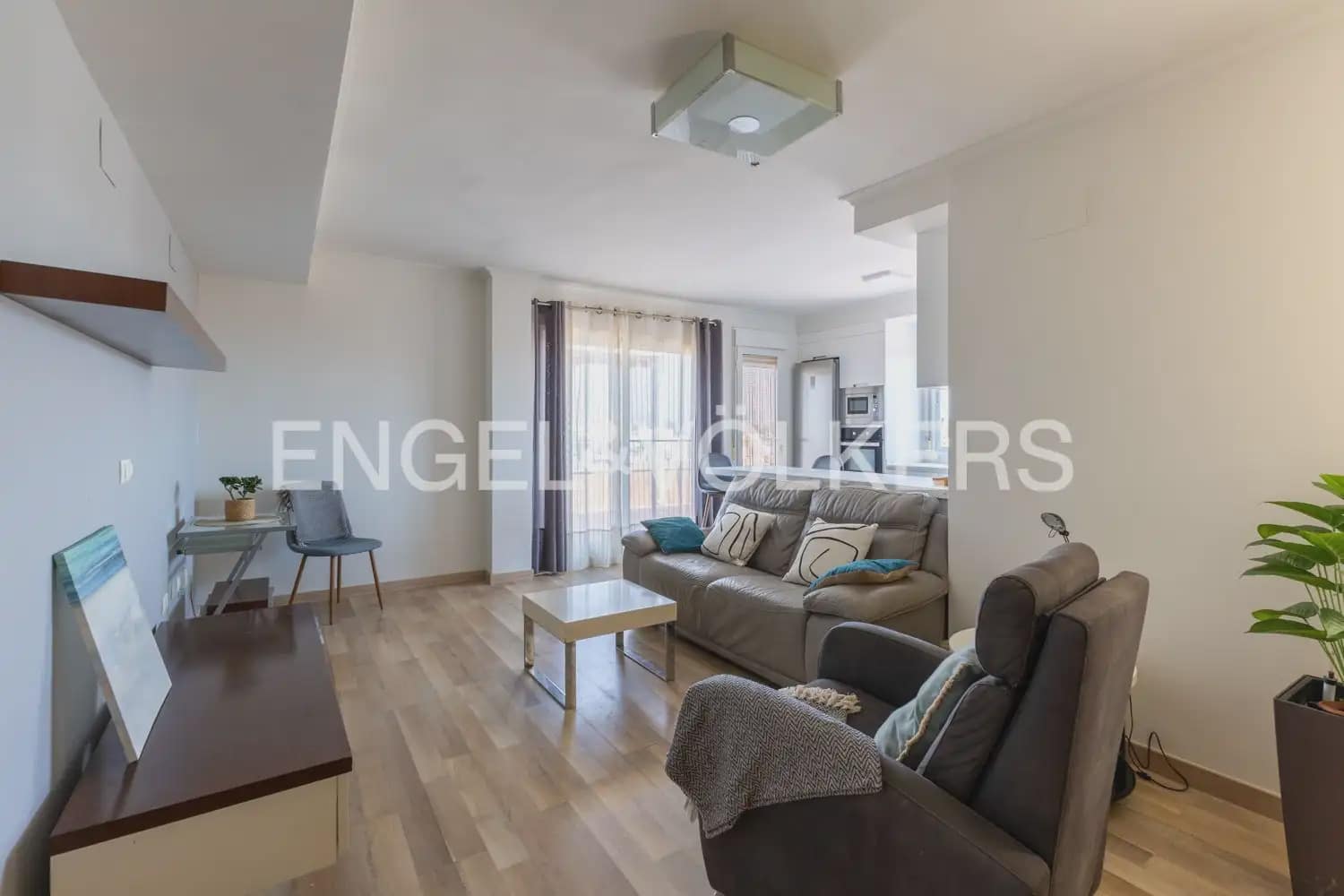 2 soveværelse Penthouse til leje i Sagunto / Sagunt med garage - € 1.650 (Ref: 10016746)