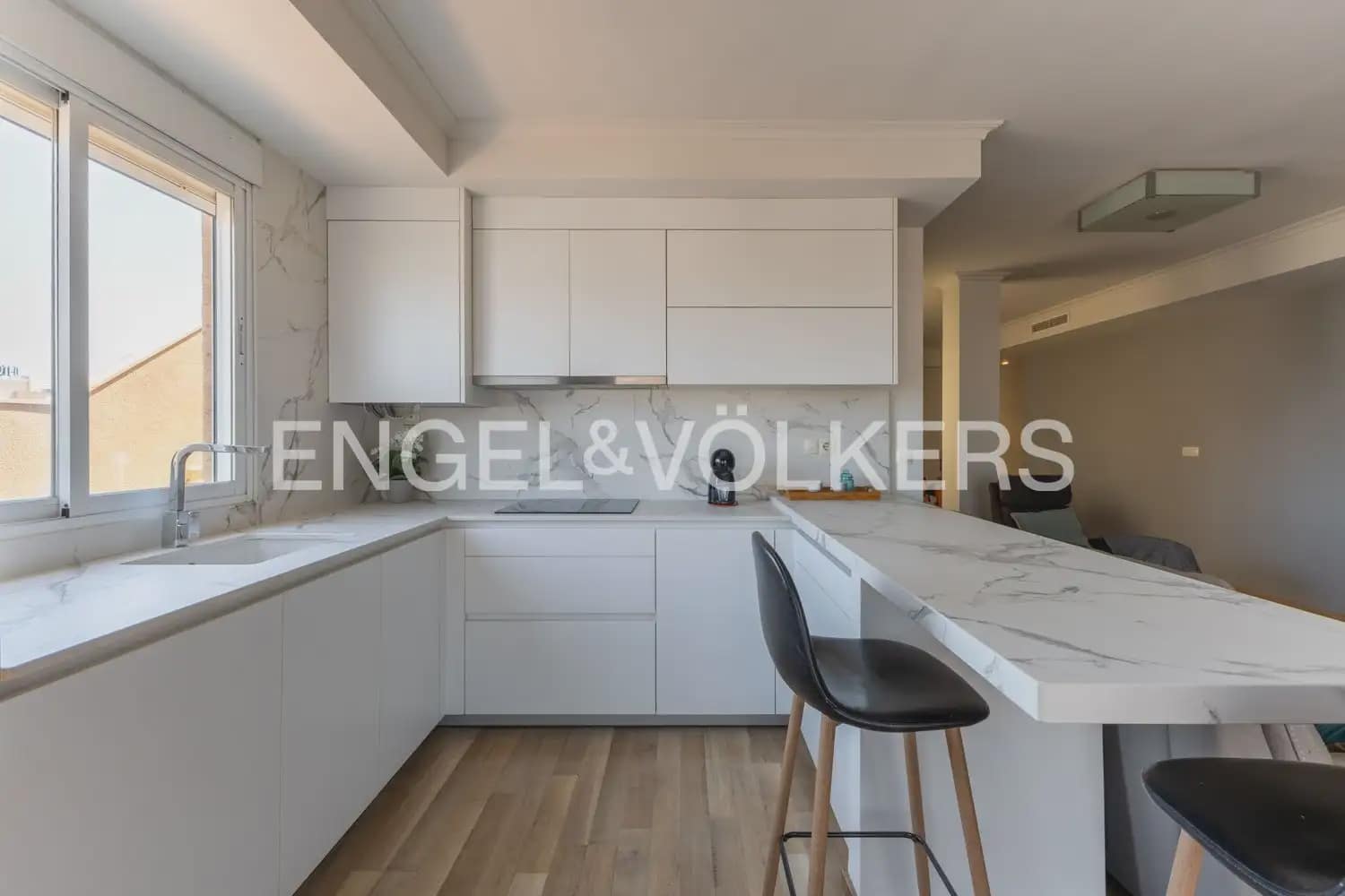 2 soveværelse Penthouse til leje i Sagunto / Sagunt med garage - € 1.650 (Ref: 10016746)