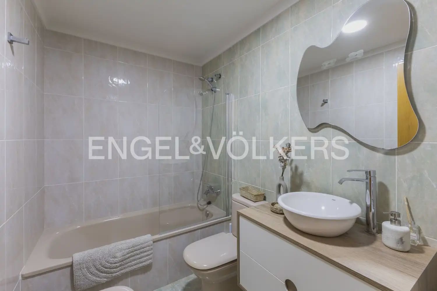 2 soveværelse Penthouse til leje i Sagunto / Sagunt med garage - € 1.650 (Ref: 10016746)