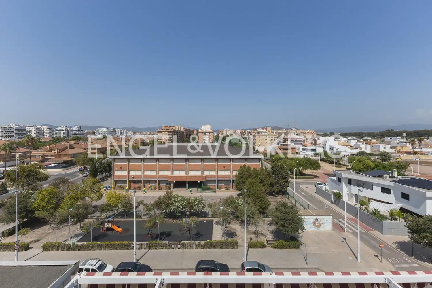 2 soveværelse Penthouse til leje i Sagunto / Sagunt med garage - € 1.650 (Ref: 10016746)