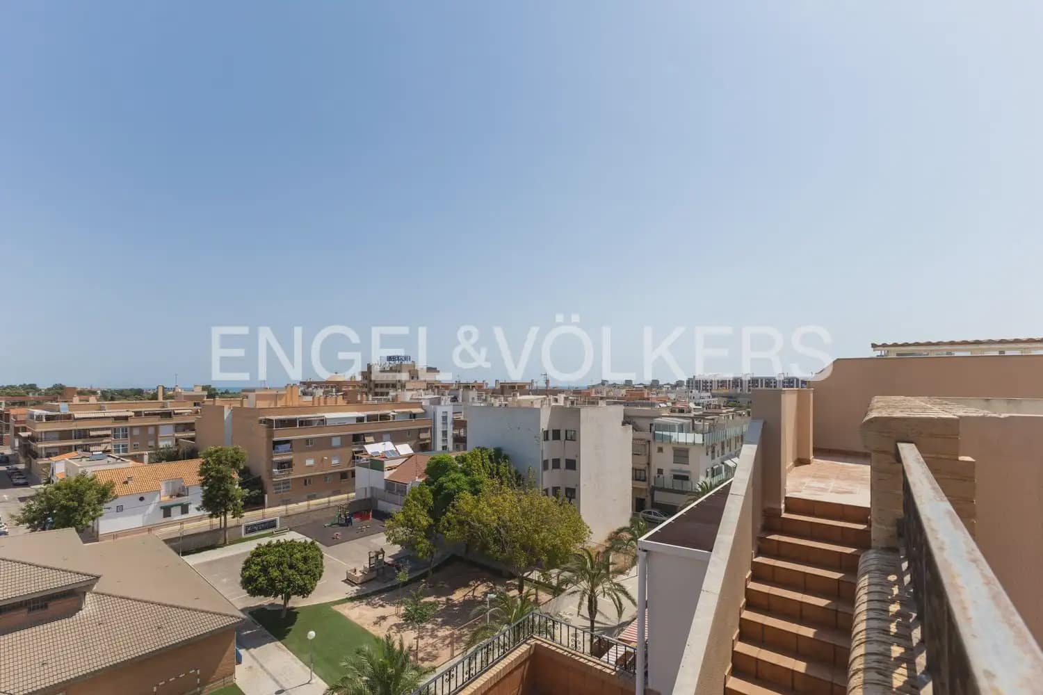 2 soveværelse Penthouse til leje i Sagunto / Sagunt med garage - € 1.650 (Ref: 10016746)