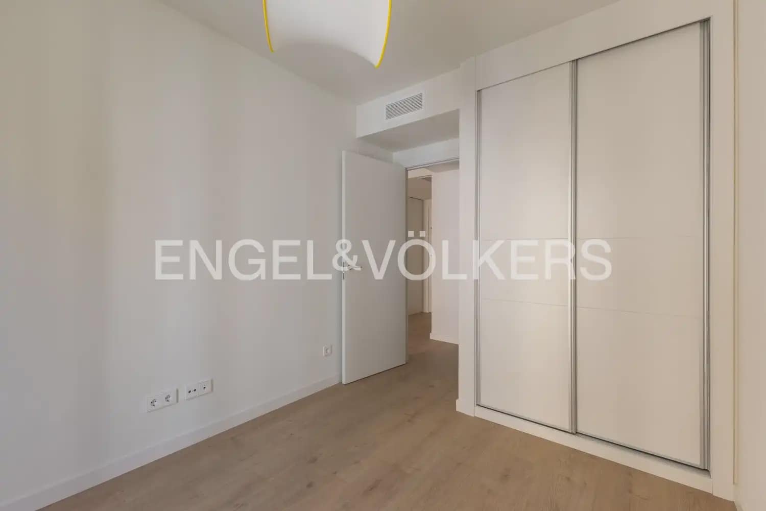 2 Zimmer Wohnung zu vermieten in Valencia Stadt mit Pool Garage - 1.800 € (Ref: 10016807)