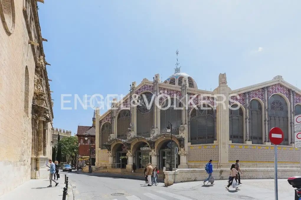 2 Zimmer Wohnung zu vermieten in Valencia Stadt mit Pool Garage - 1.800 € (Ref: 10016807)