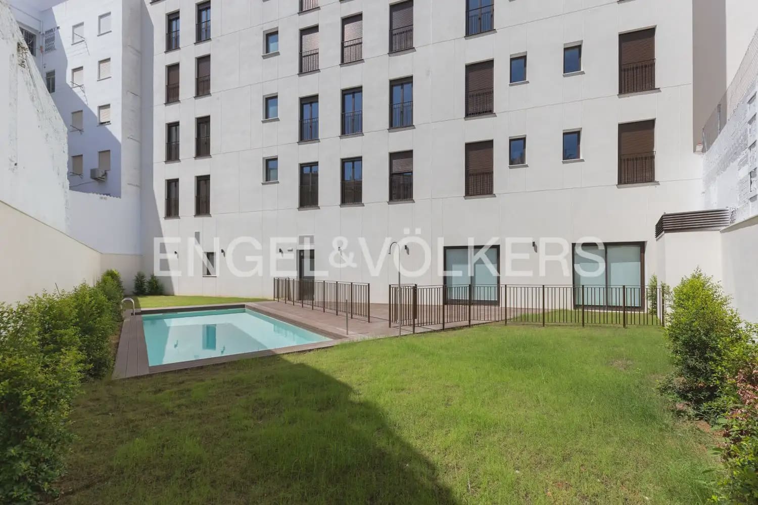2 Zimmer Wohnung zu vermieten in Valencia Stadt mit Pool Garage - 1.800 € (Ref: 10016807)