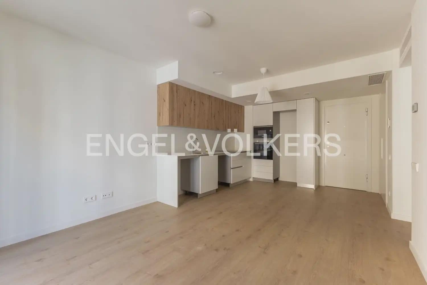 2 Zimmer Wohnung zu vermieten in Valencia Stadt mit Pool Garage - 1.800 € (Ref: 10016807)