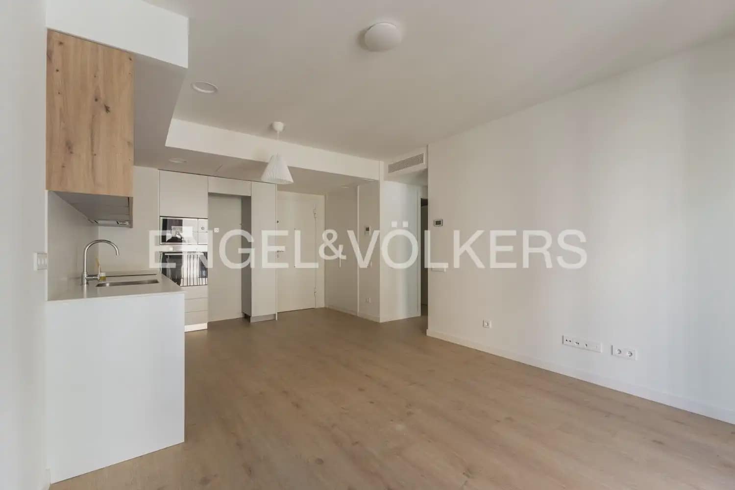 2 Zimmer Wohnung zu vermieten in Valencia Stadt mit Pool Garage - 1.800 € (Ref: 10016807)